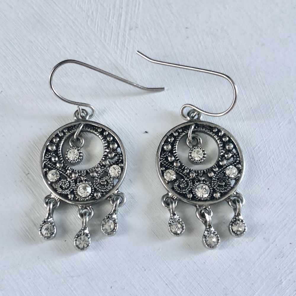 NWOT 🎉 Silver and Stone Dangle Earrings